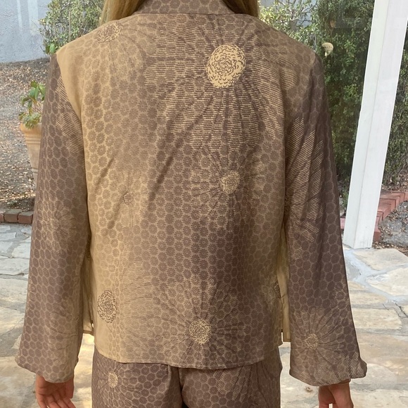 Harari 100% Silk set - pants and button up top - Picture 7 of 7